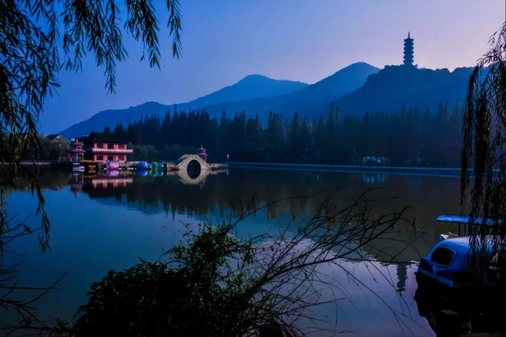 明妃湖