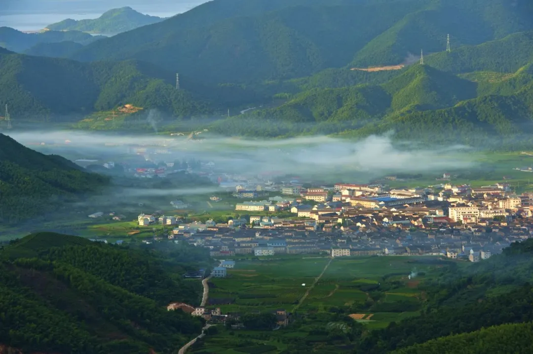 周末旅游的胜地，山水之间的瑰宝，省4A级景区镇奉化区裘村镇旅游介绍