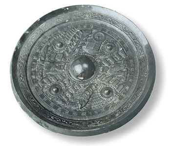 东汉·神人马车画像铜镜