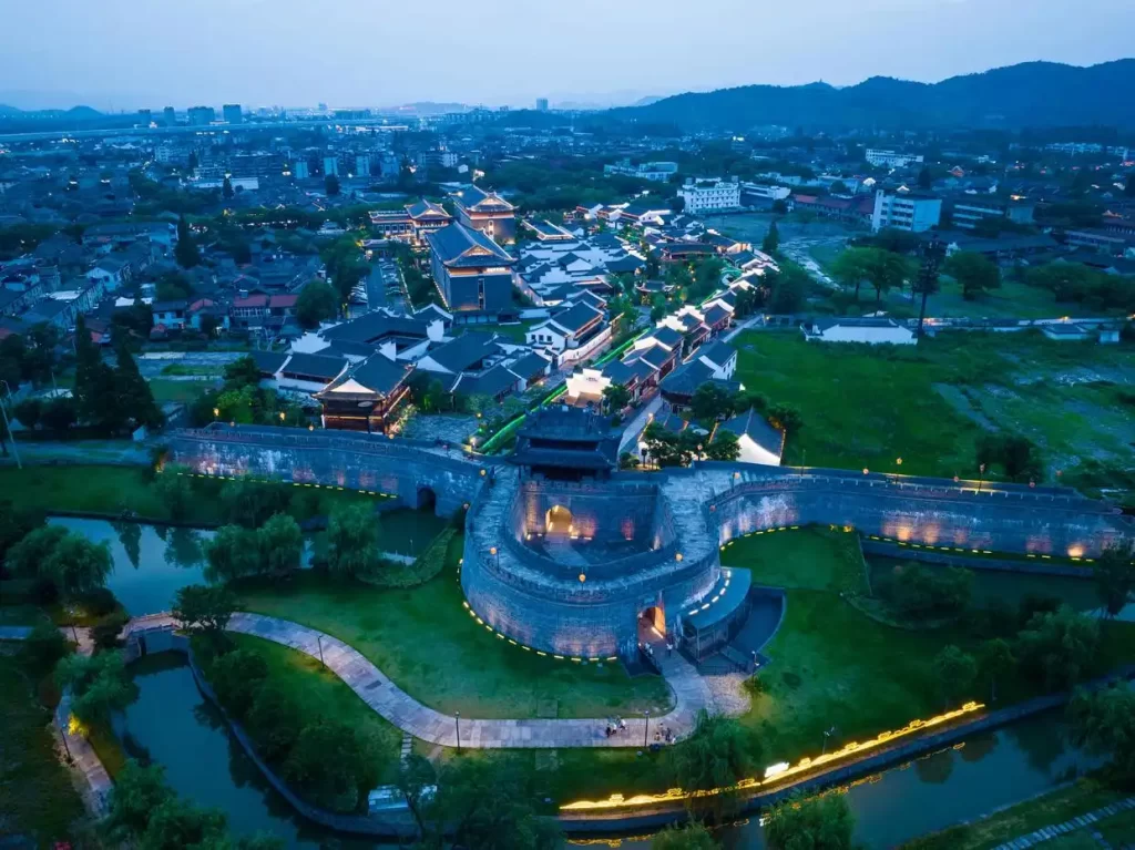 宁波慈城古县城大东门夜景 新华社记者 江汉 摄
