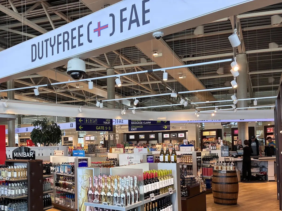 图片 2. 沃格机场免税店
